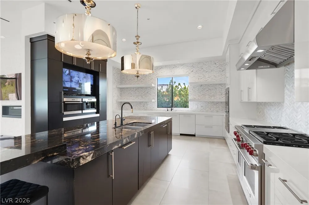 20 Pebble Hills Court Las Vegas, NV 89141