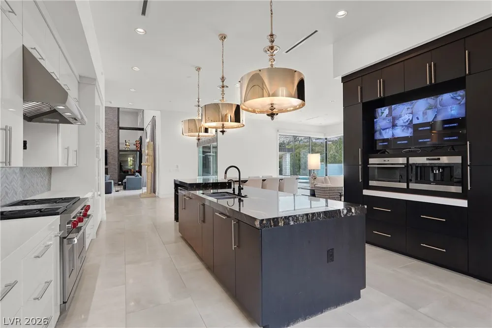 20 Pebble Hills Court Las Vegas, NV 89141
