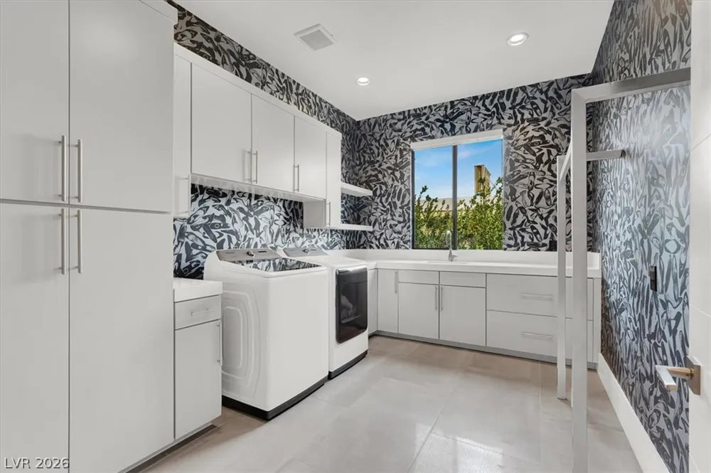 20 Pebble Hills Court Las Vegas, NV 89141