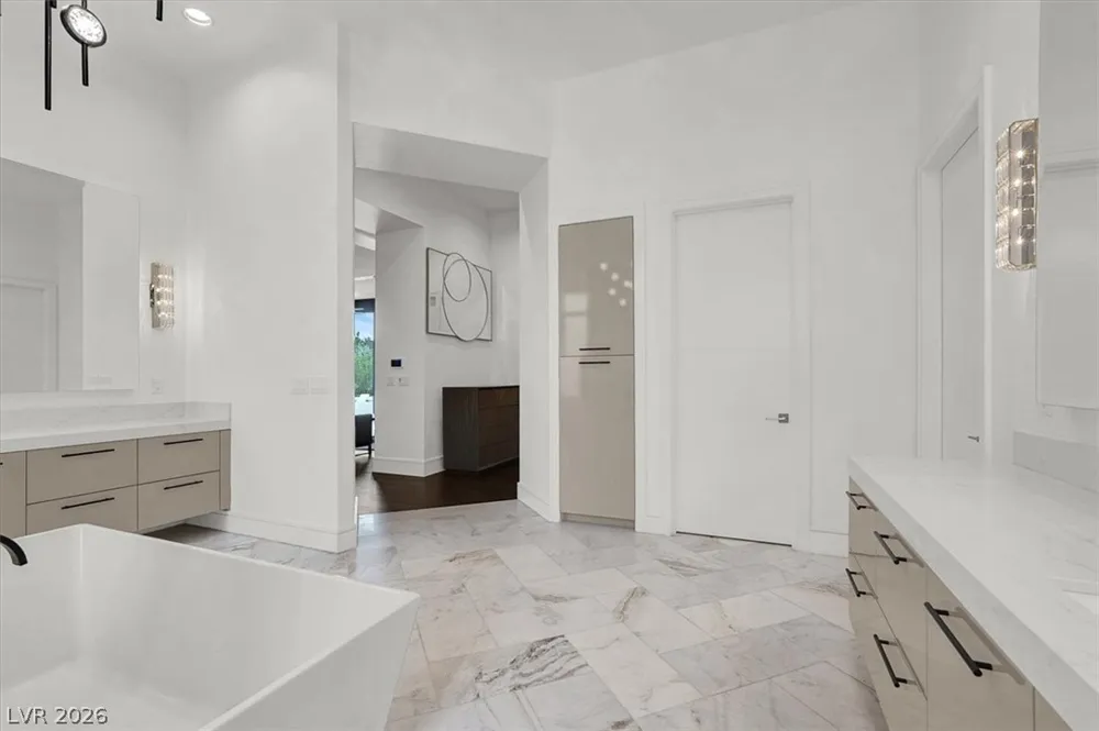 20 Pebble Hills Court Las Vegas, NV 89141