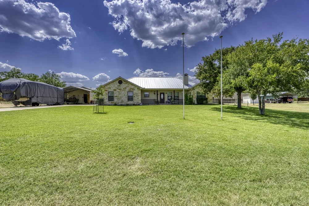 809 Skyline Drive Kingsland, TX 78639