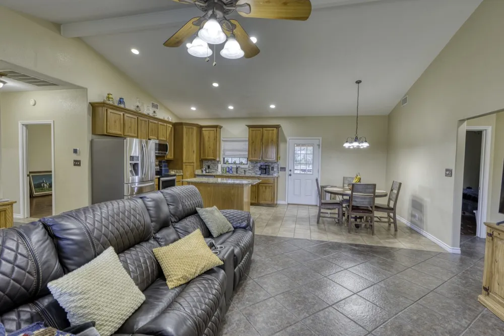 809 Skyline Drive Kingsland, TX 78639