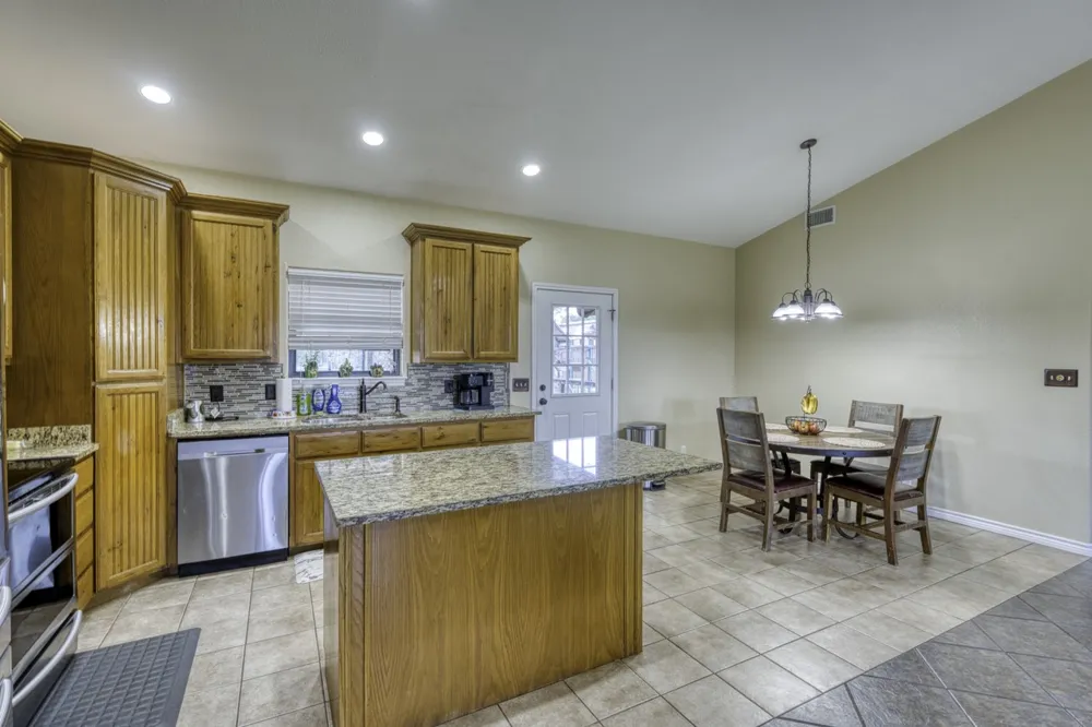 809 Skyline Drive Kingsland, TX 78639