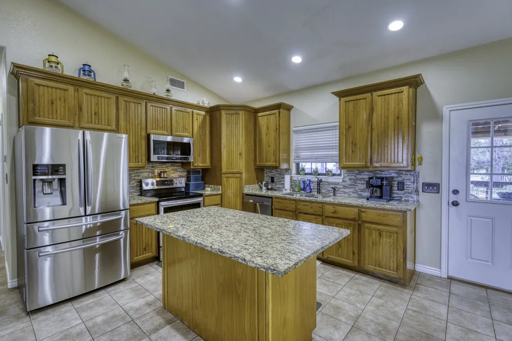 809 Skyline Drive Kingsland, TX 78639
