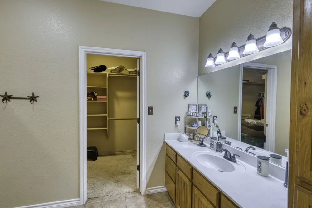 809 Skyline Drive Kingsland, TX 78639