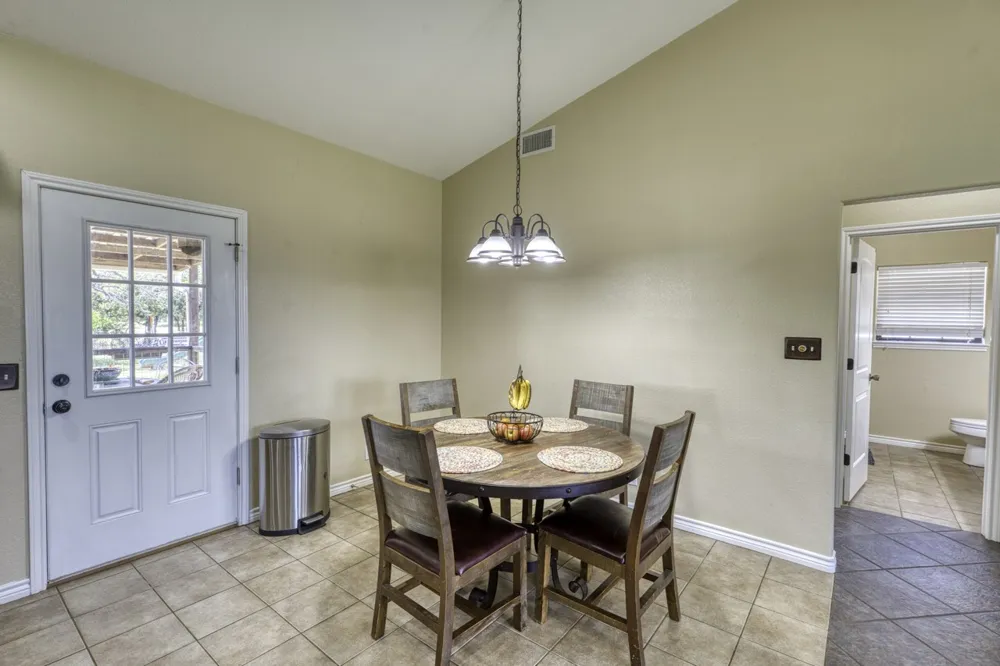 809 Skyline Drive Kingsland, TX 78639