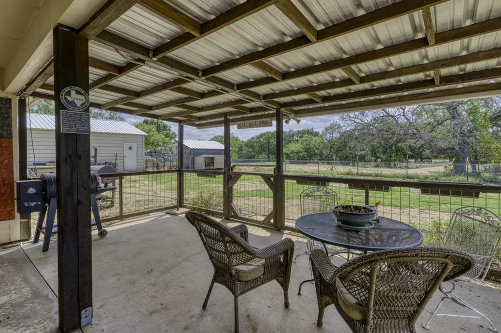 809 Skyline Drive Kingsland, TX 78639