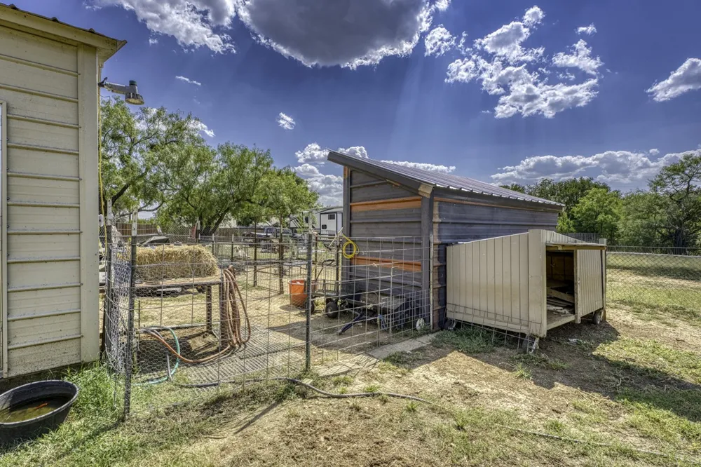 809 Skyline Drive Kingsland, TX 78639