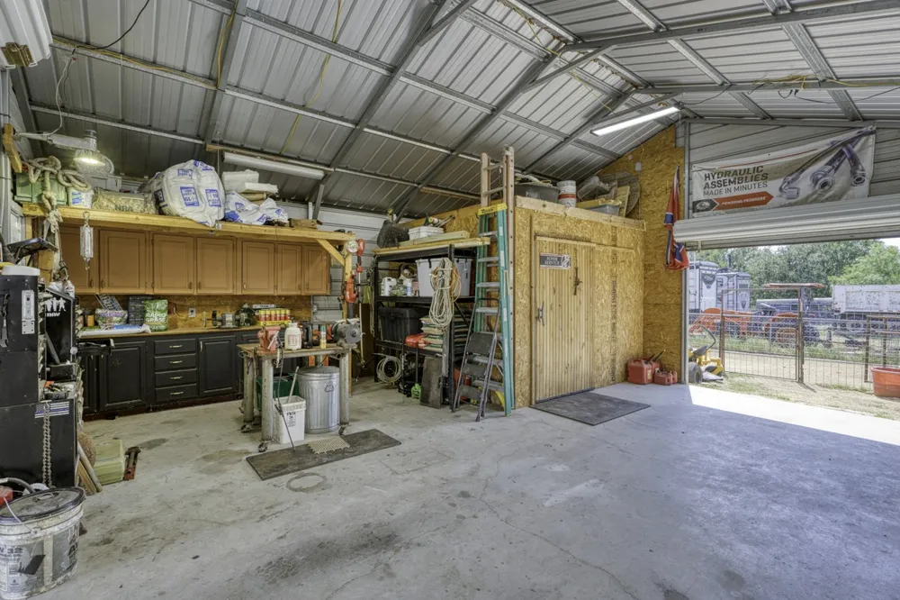 809 Skyline Drive Kingsland, TX 78639