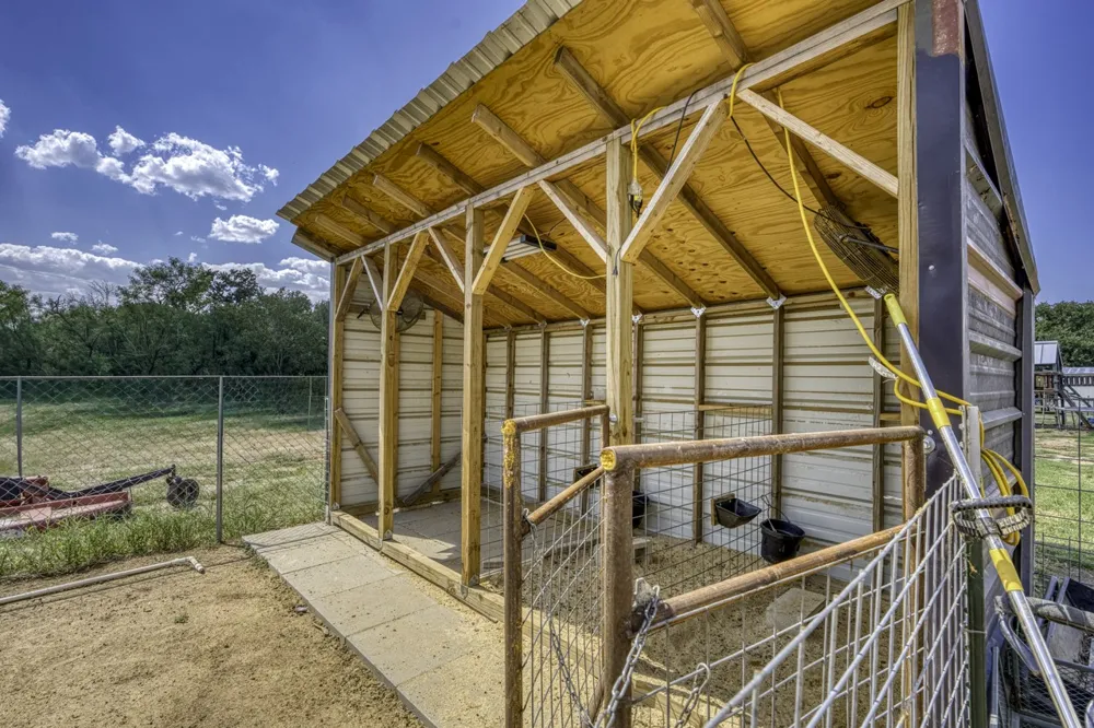 809 Skyline Drive Kingsland, TX 78639