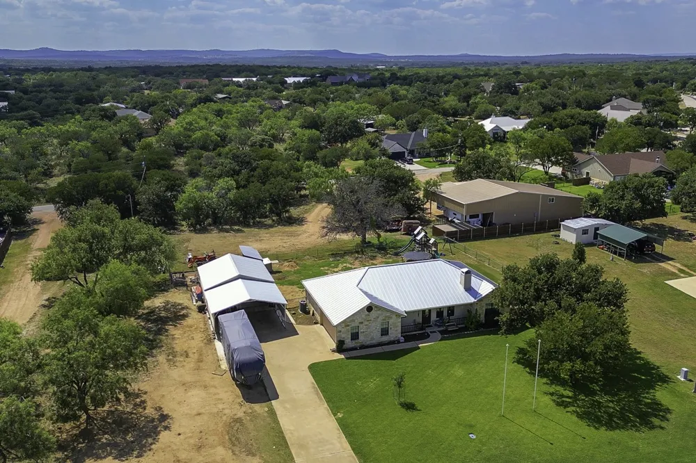 809 Skyline Drive Kingsland, TX 78639