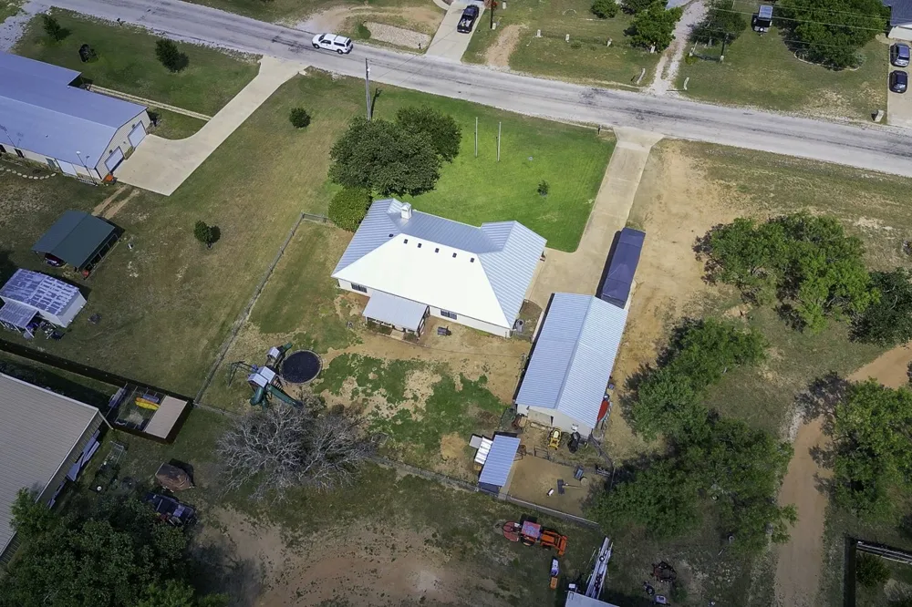 809 Skyline Drive Kingsland, TX 78639