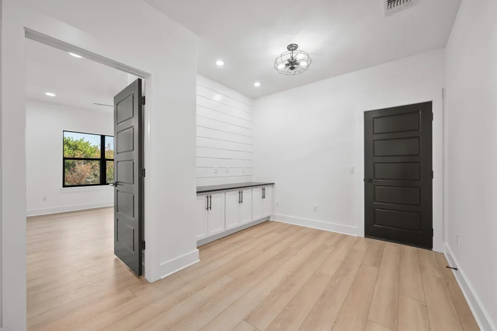 112 Davis Lane Georgetown, TX 78633