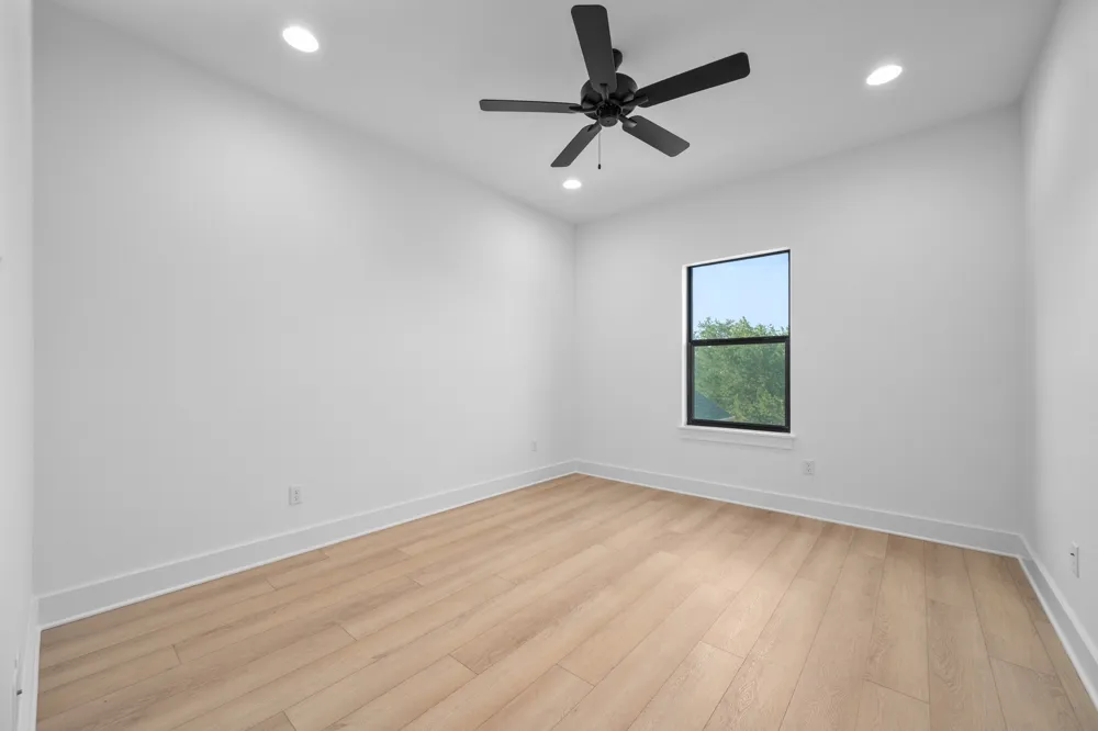 112 Davis Lane Georgetown, TX 78633