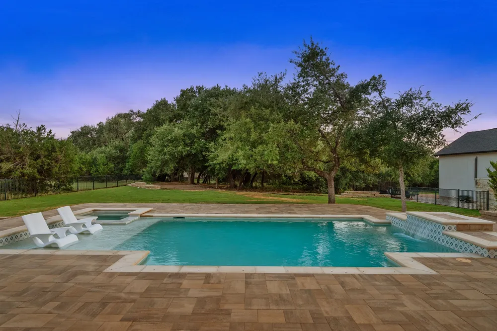 112 Davis Lane Georgetown, TX 78633