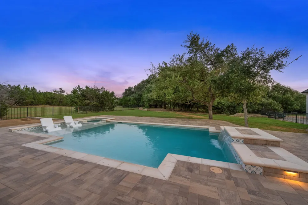 112 Davis Lane Georgetown, TX 78633
