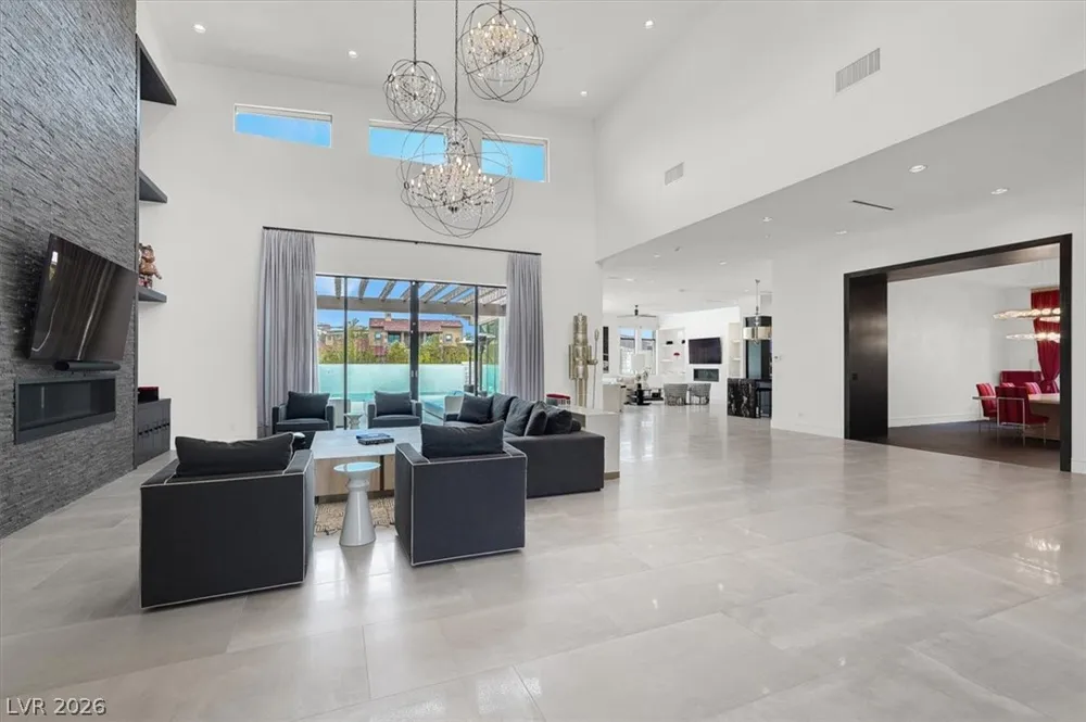 20 Pebble Hills Court Las Vegas, NV 89141