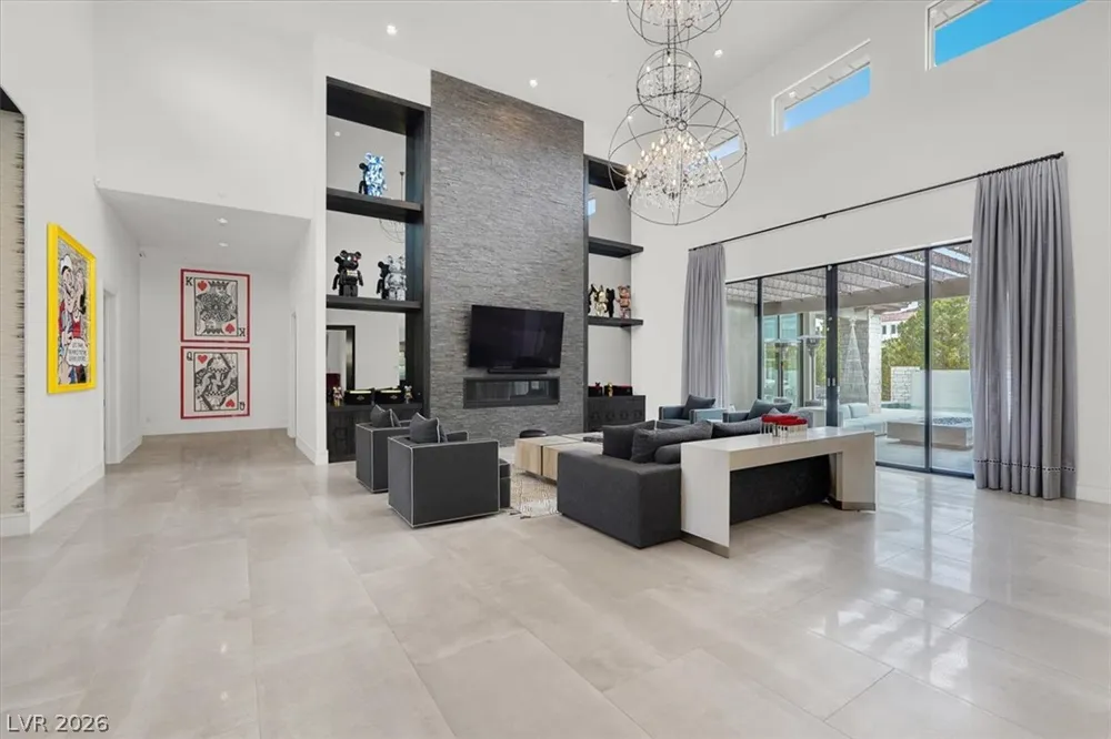 20 Pebble Hills Court Las Vegas, NV 89141