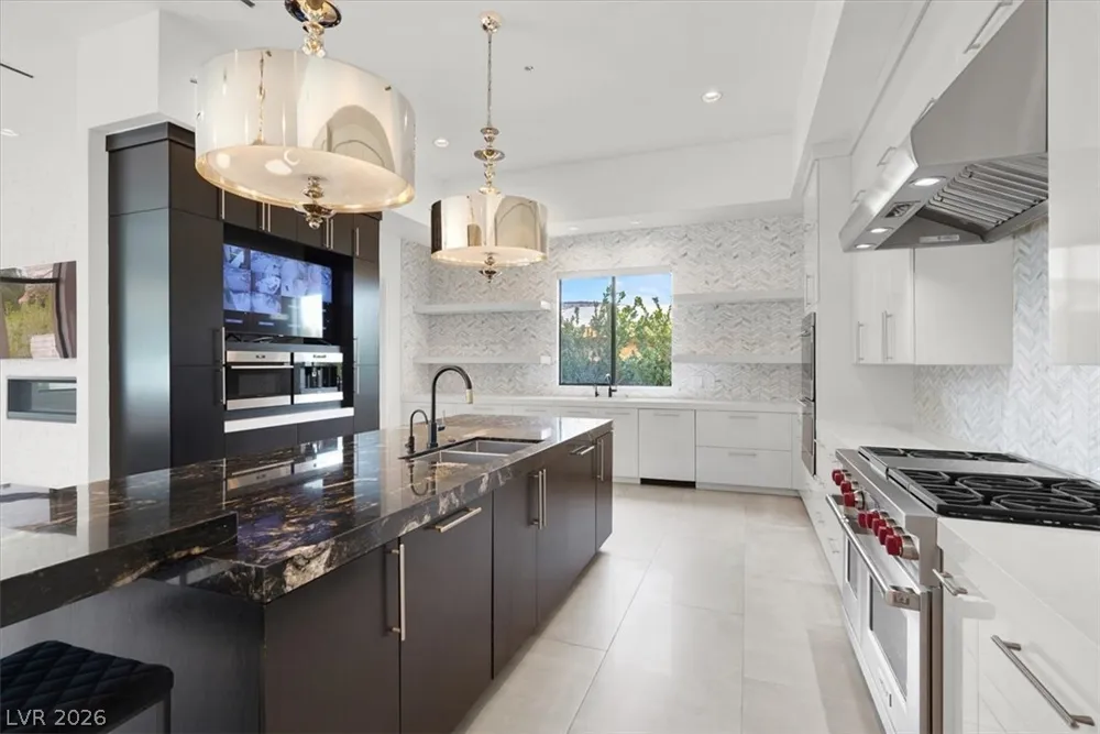 20 Pebble Hills Court Las Vegas, NV 89141
