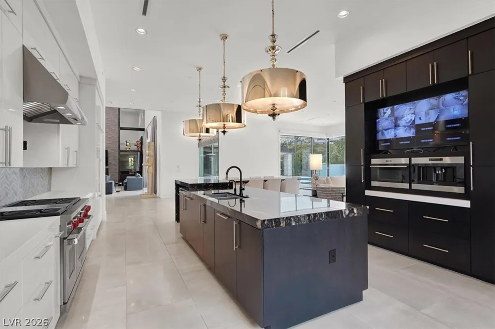 20 Pebble Hills Court Las Vegas, NV 89141