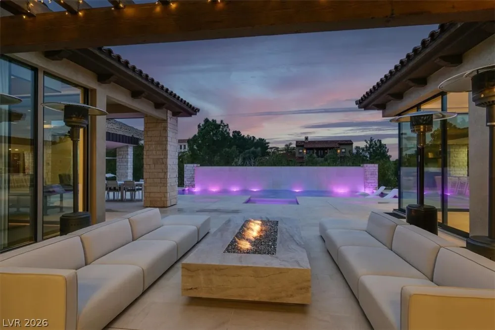20 Pebble Hills Court Las Vegas, NV 89141