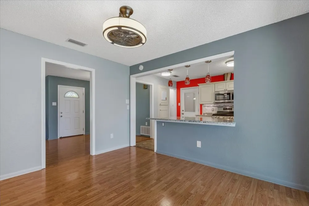 1415 NE Whitehead Street Smithville, TX 78957