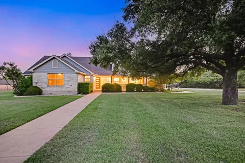 106 Lakeview Lane