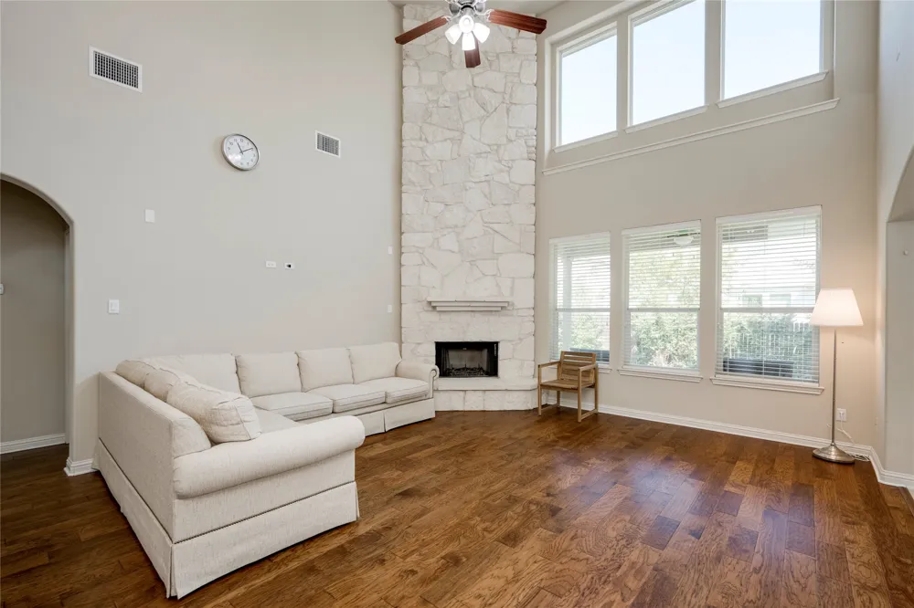 4211 Oldenburg Lane Cedar Park, TX 78613