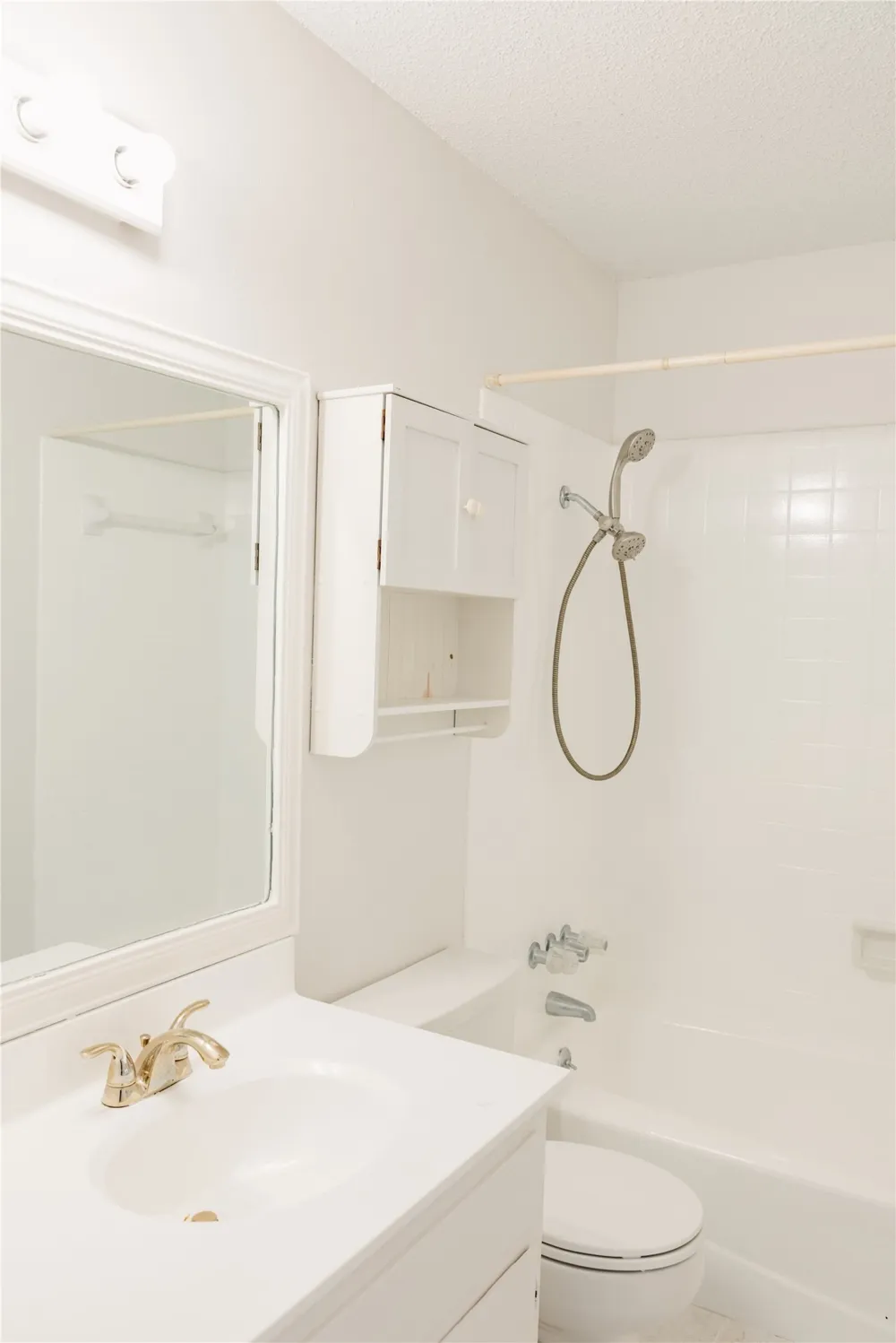 10410 Leaning Willow Drive Austin, TX 78758