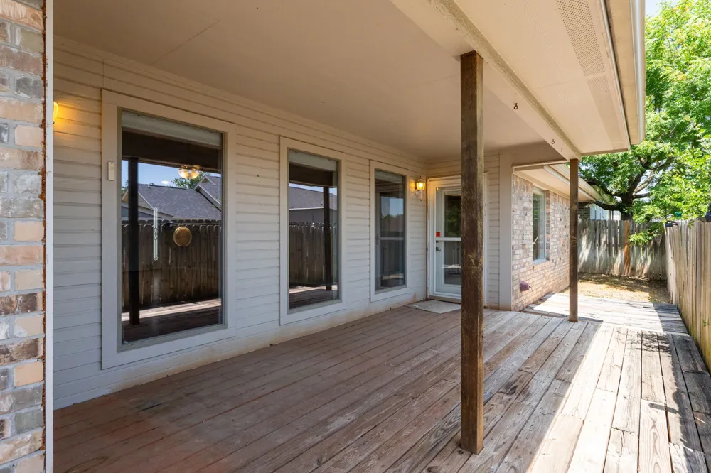 1204 Applewood Drive E Burnet, TX 78611