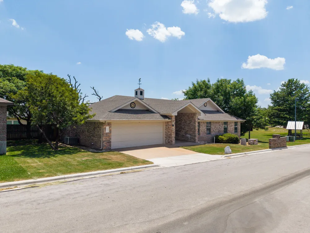 1204 Applewood Drive E Burnet, TX 78611