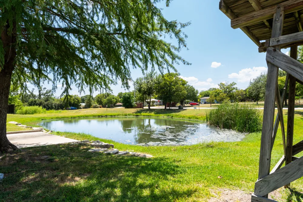 1204 Applewood Drive E Burnet, TX 78611