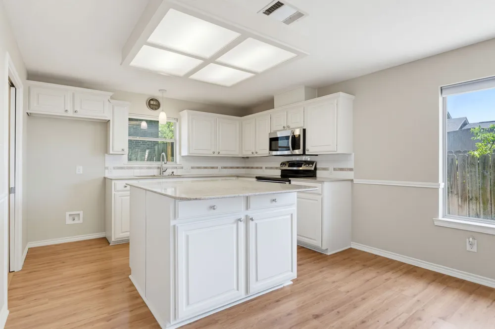 1204 Applewood Drive E Burnet, TX 78611