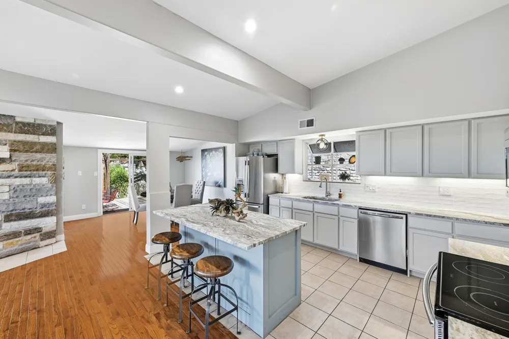 134 SAILFISH Lakeway, TX 78734