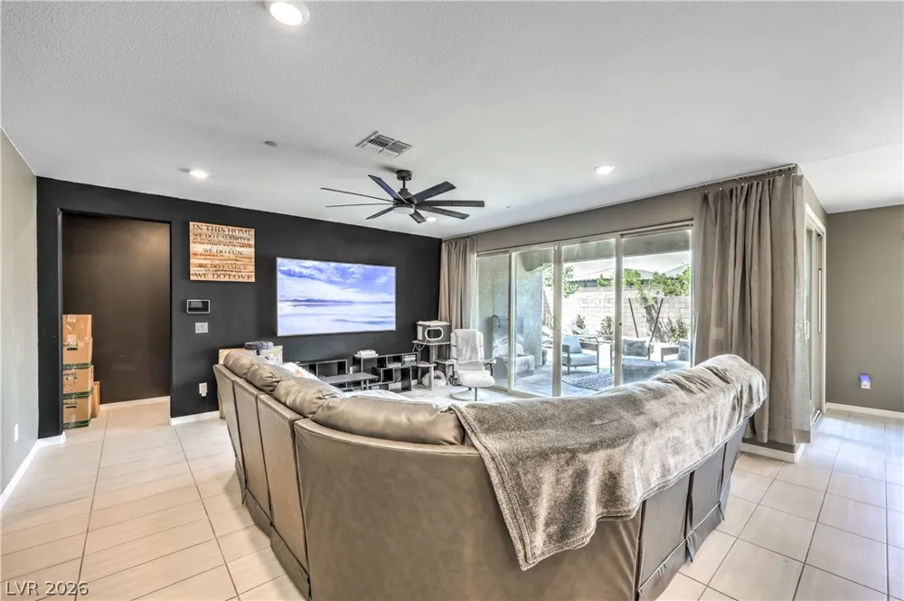 9952 Pine Trail Avenue Las Vegas, NV 89166