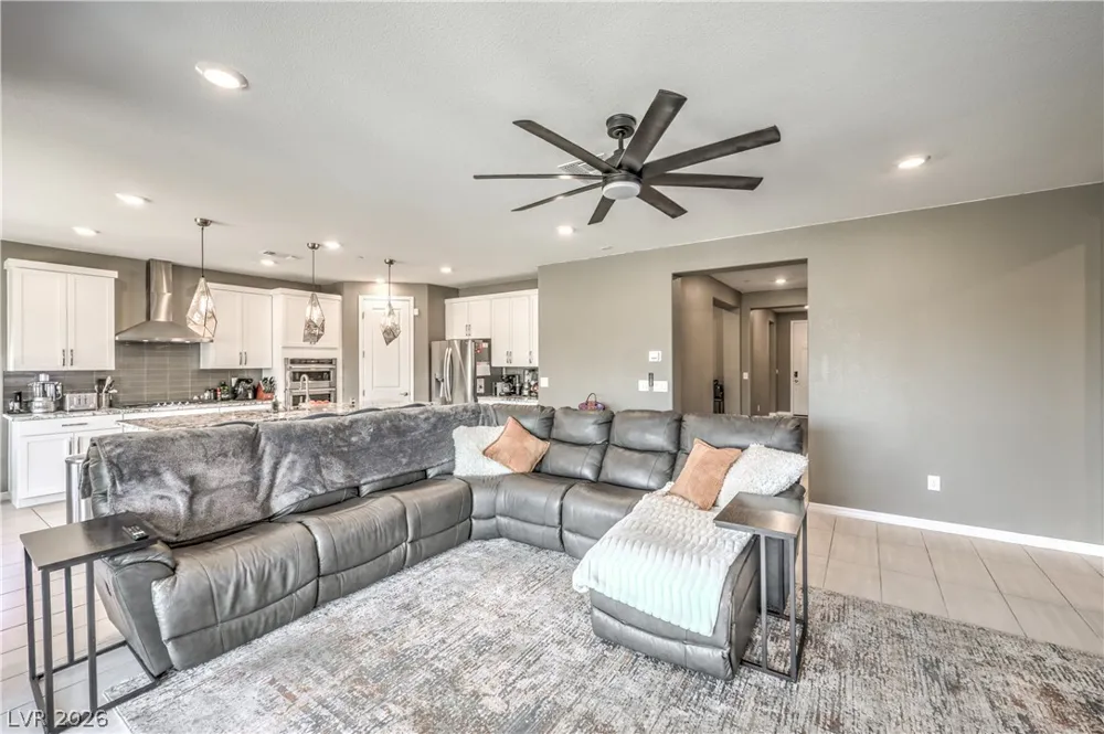 9952 Pine Trail Avenue Las Vegas, NV 89166