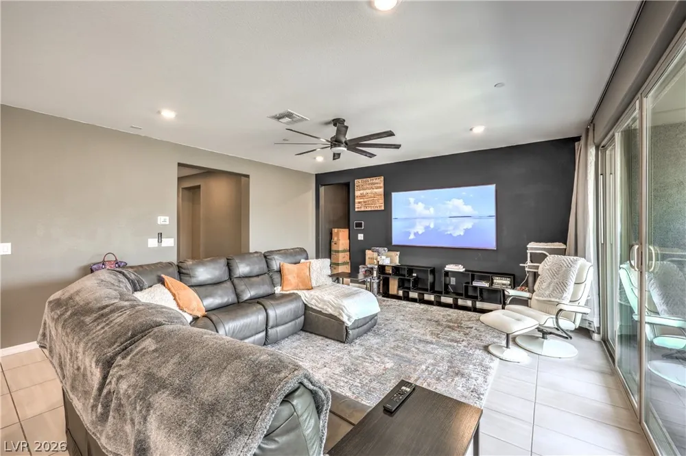 9952 Pine Trail Avenue Las Vegas, NV 89166