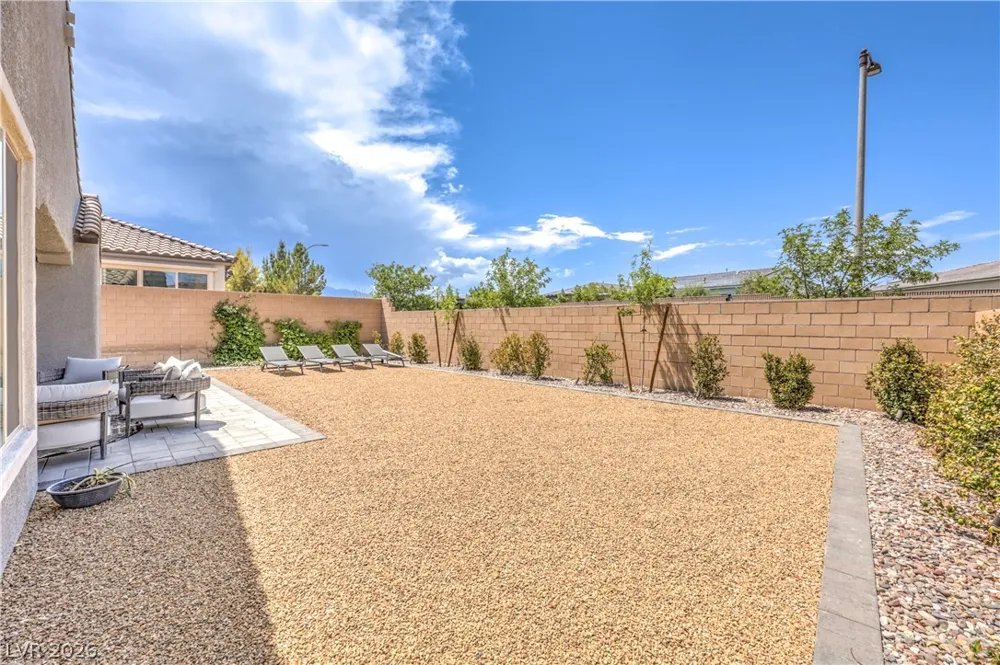 9952 Pine Trail Avenue Las Vegas, NV 89166