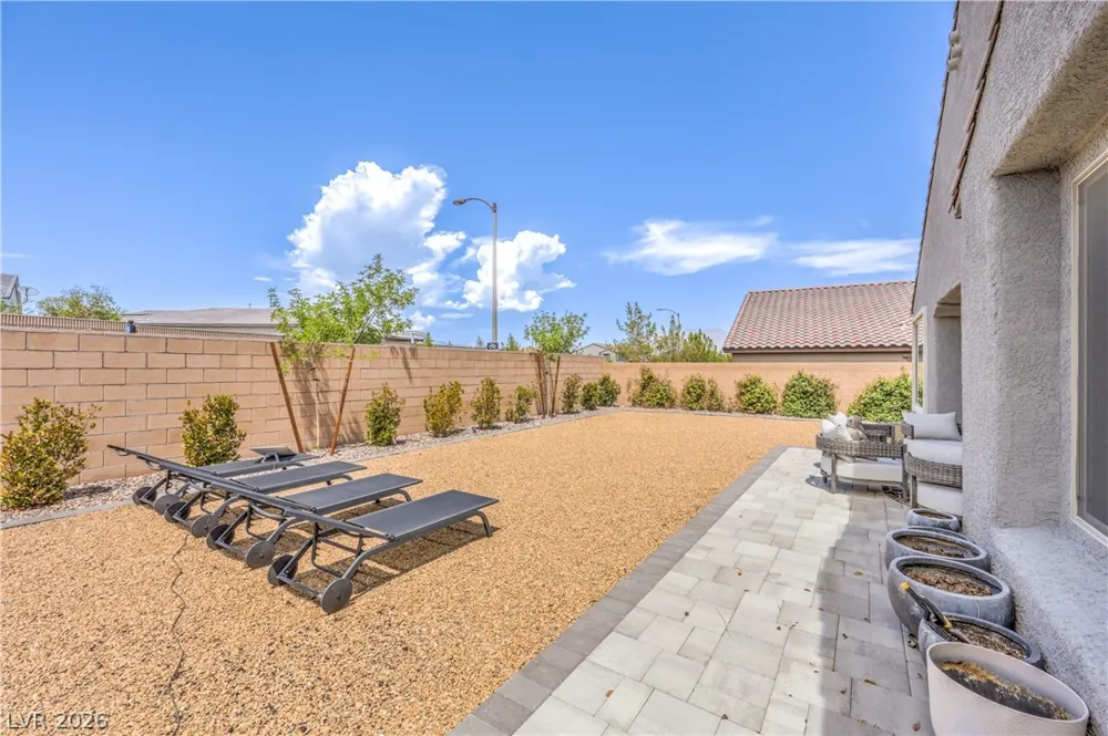9952 Pine Trail Avenue Las Vegas, NV 89166