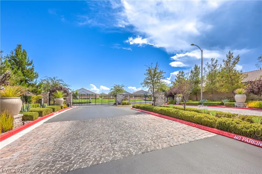 9952 Pine Trail Avenue Las Vegas, NV 89166