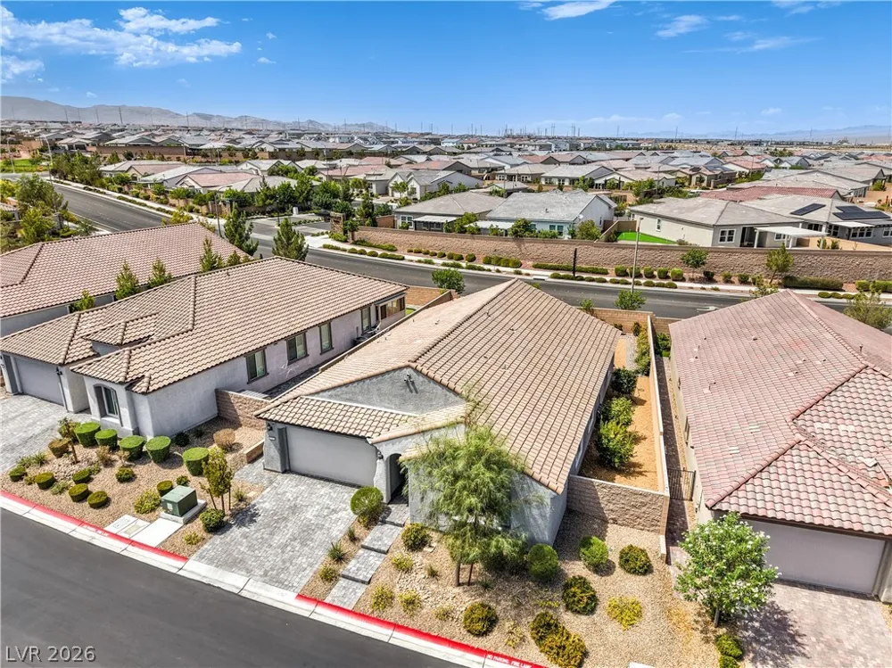 9952 Pine Trail Avenue Las Vegas, NV 89166