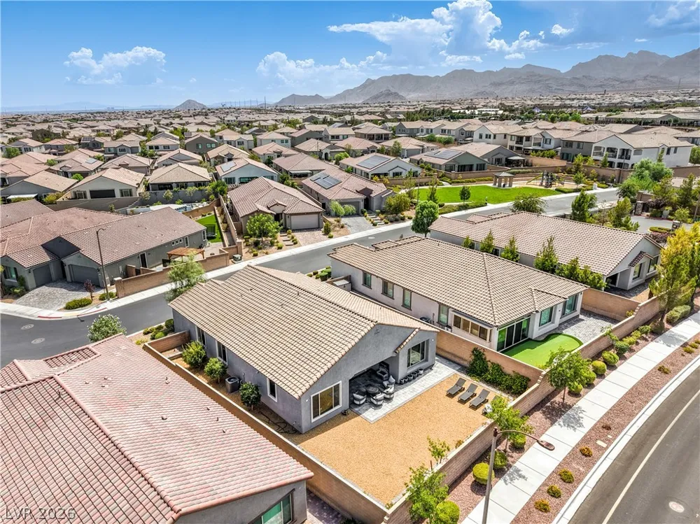 9952 Pine Trail Avenue Las Vegas, NV 89166