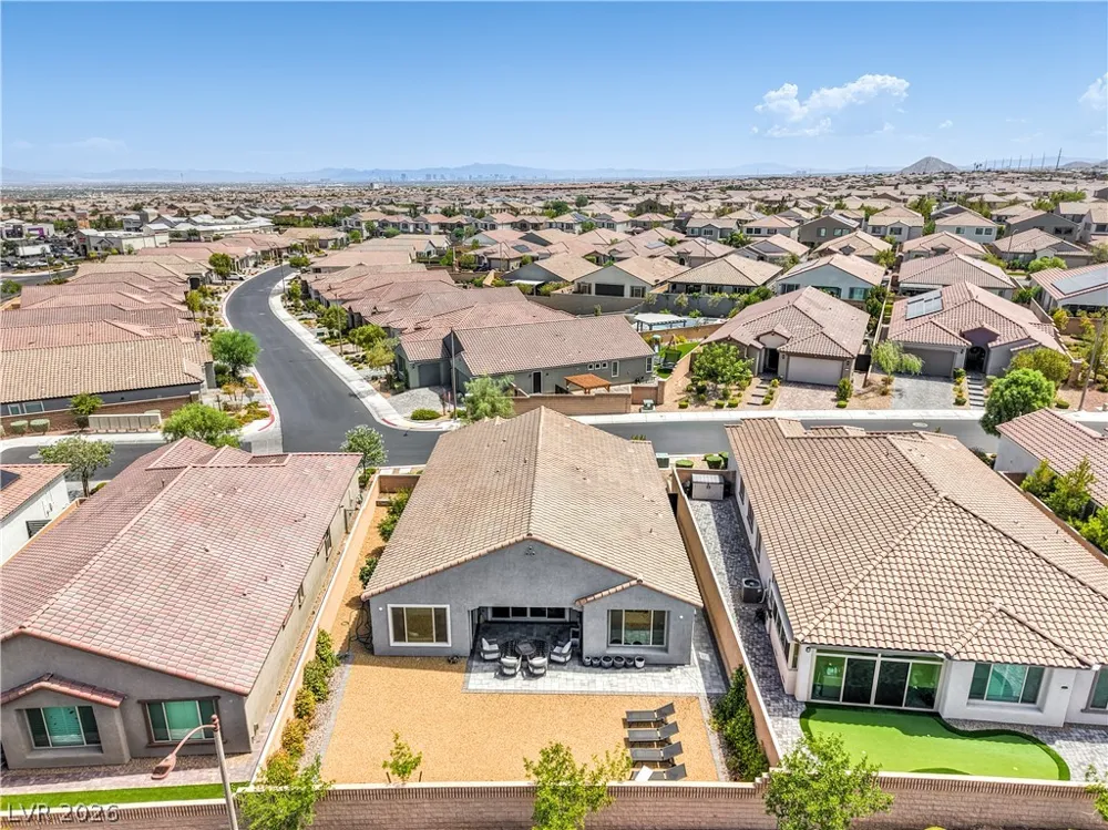 9952 Pine Trail Avenue Las Vegas, NV 89166
