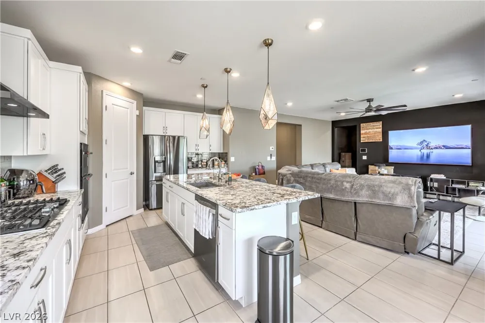 9952 Pine Trail Avenue Las Vegas, NV 89166