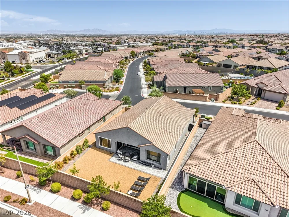 9952 Pine Trail Avenue Las Vegas, NV 89166