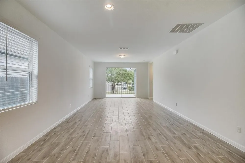 117 Lacey Oak Loop San Marcos, TX 78666