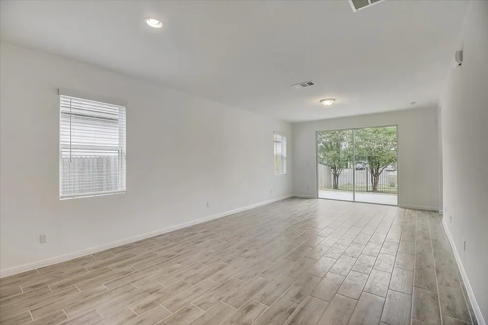 117 Lacey Oak Loop San Marcos, TX 78666