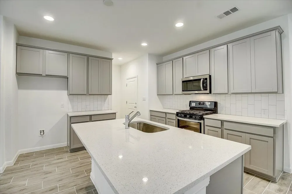 117 Lacey Oak Loop San Marcos, TX 78666