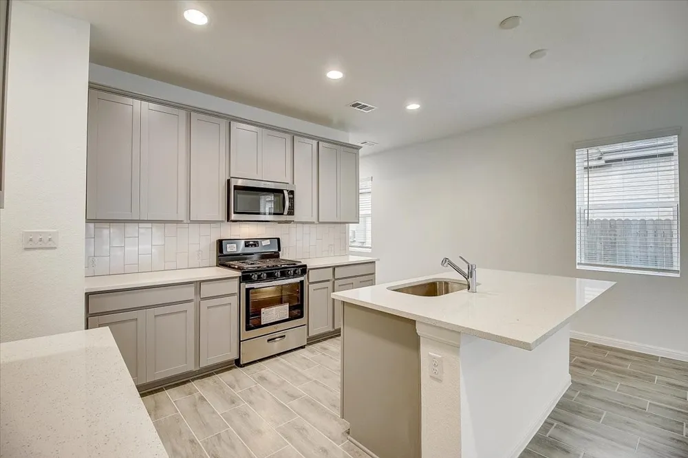 117 Lacey Oak Loop San Marcos, TX 78666