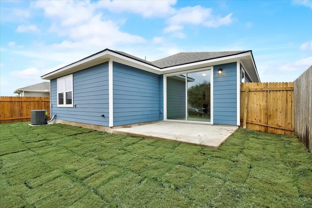 117 Lacey Oak Loop San Marcos, TX 78666
